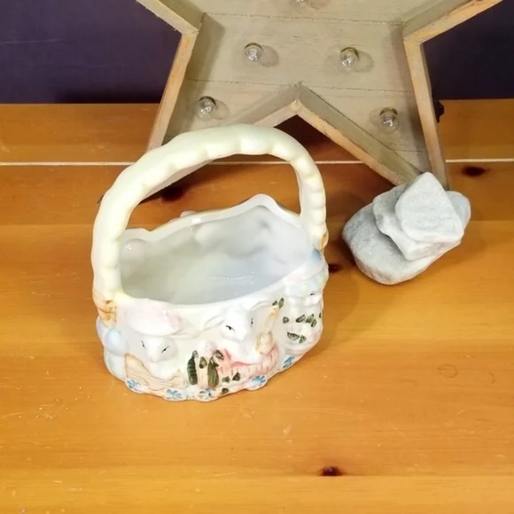Vintage Bunny Handled Ceramic Basket - Picture 8 of 8